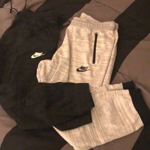 Men’s Nike joggers (2 pair bundle)